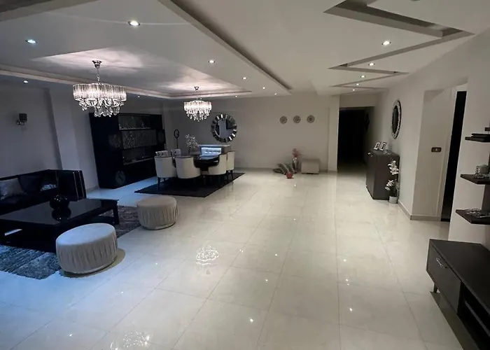 Sheraton Luxurious Apartment - Near Airport